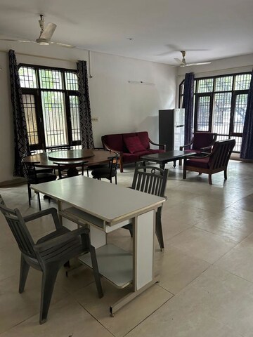 Gym in 2 BHK Independent House at Sector 33 – for Rent