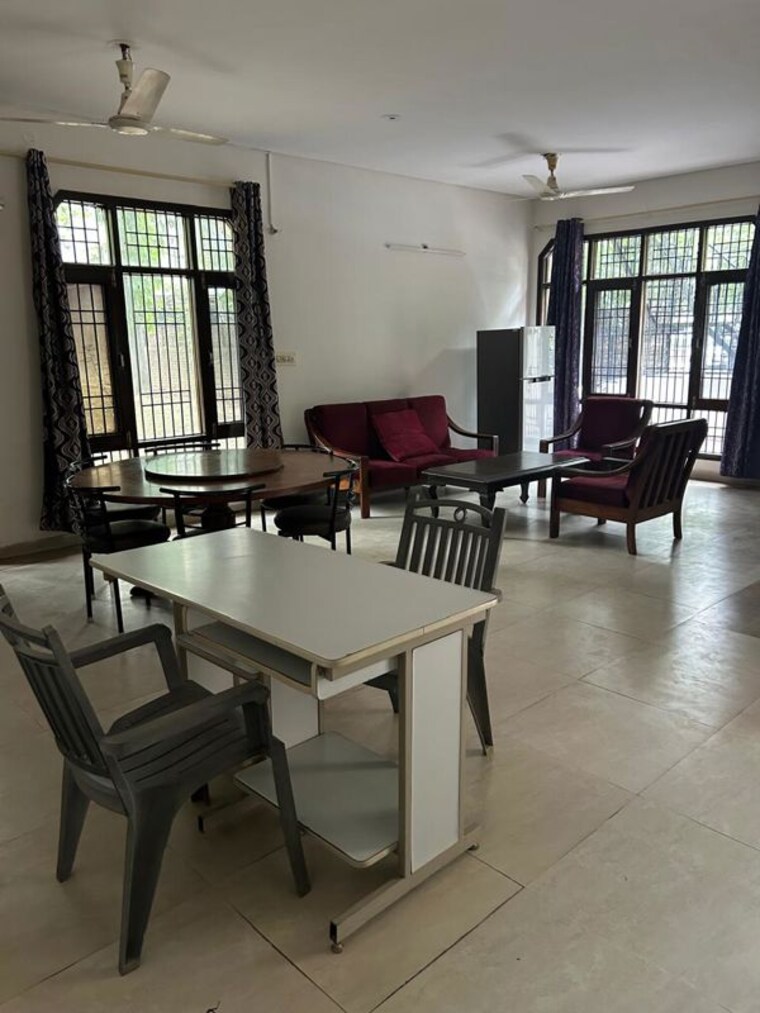 Gym, sector 33 2 Bedroom 2500 Sq.Ft. Independent House In Sector 33 Chandigarh 10109784