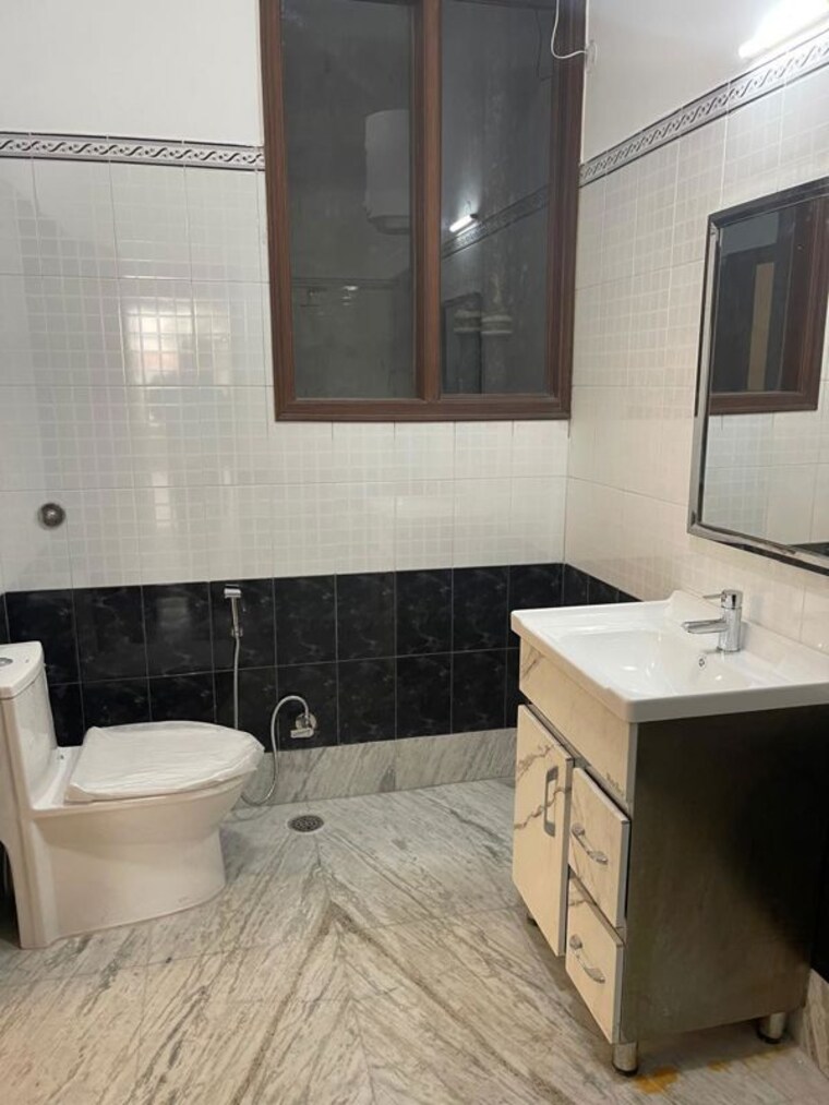 Attached Bathroom, sector 21 4 Bedroom 3500 Sq.Ft. Independent House In Sector 21 Chandigarh 10109797