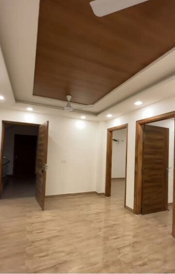 Room in 3 BHK Builder Floor at Sector 84 – for Sale