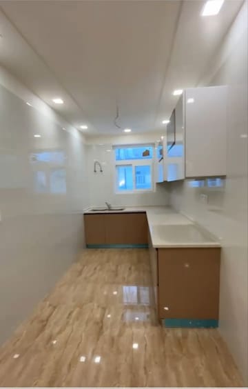 Kitchen in 3 BHK Builder Floor at Sector 84 – for Sale