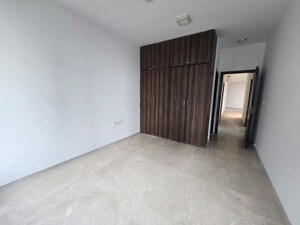 Room in 3 BHK Apartment at Oberoi Exquisite Goregaon, Goregaon East – for Rent