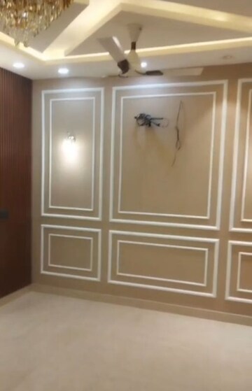 Room in 3 BHK Builder Floor at Sector 85 – for Sale