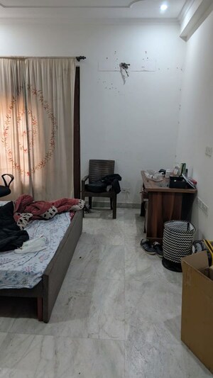Bedroom in 3 BHK Builder Floor at Jal Vihar Colony, Sector 46 – for Rent