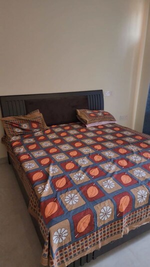 Bedroom in 2 BHK Builder Floor at Aerocity – for Rent