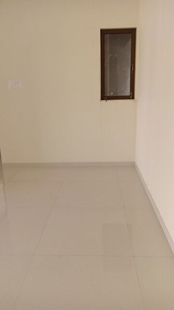 Room in 2 BHK Apartment at Sheth Irene, Malad West – for Rent