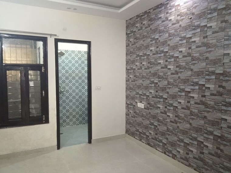 Room, dhakoli 2 Bedroom 100 Sq.Yd. Builder Floor In Dhakoli Zirakpur 10109851