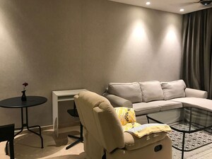 Team Area in 2 BHK Apartment at Castle Rock, Powai – for Rent