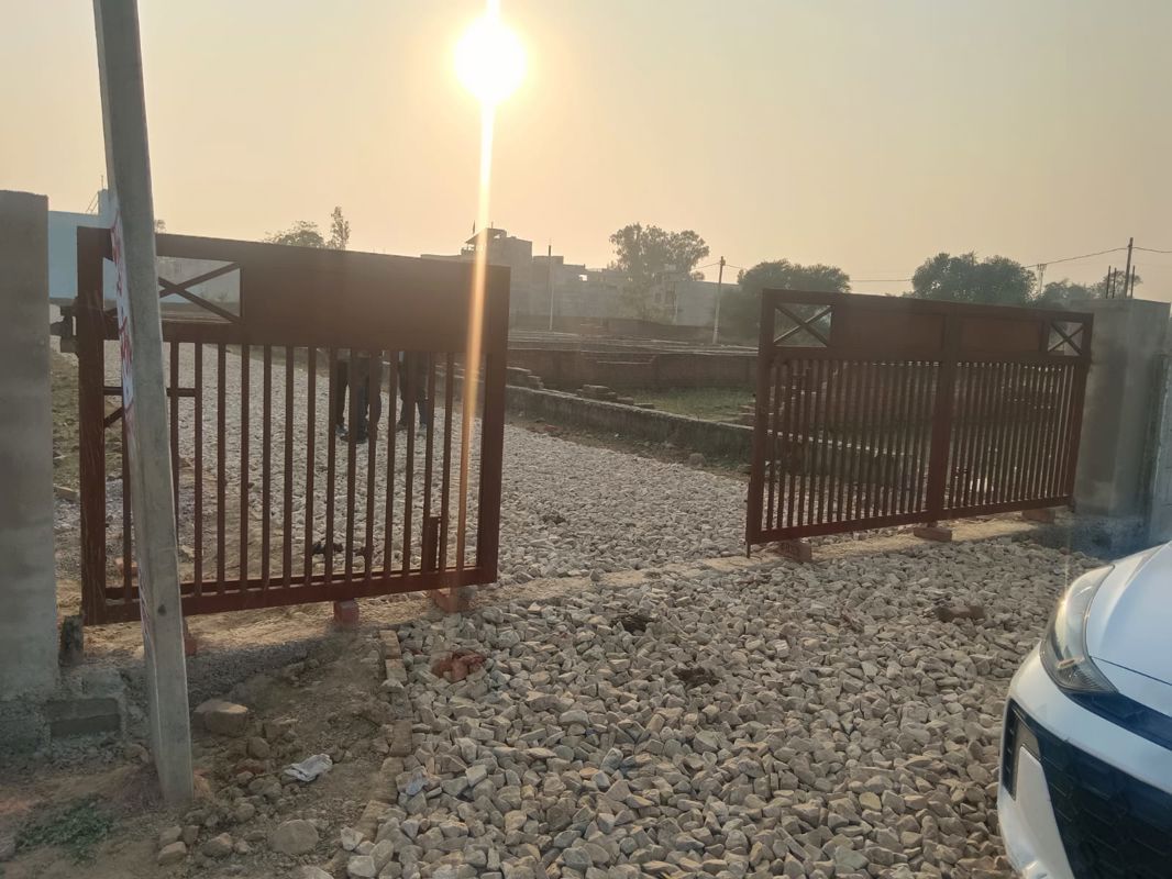 Plot For Sale in Royal City Phase 2