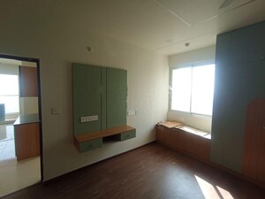 Room in 3 BHK Apartment at Aurobindo The Regent, Kondapur – for Rent
