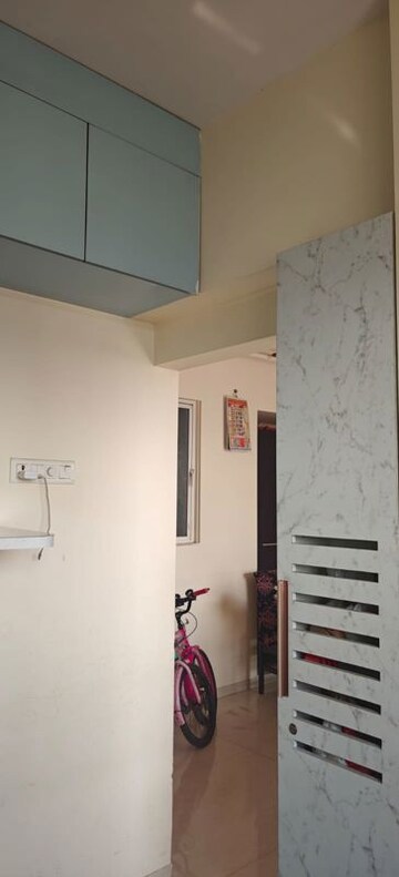 Furnished Amenities in 3 BHK Apartment at Vijay Orovia, Ghodbunder Road – for Rent