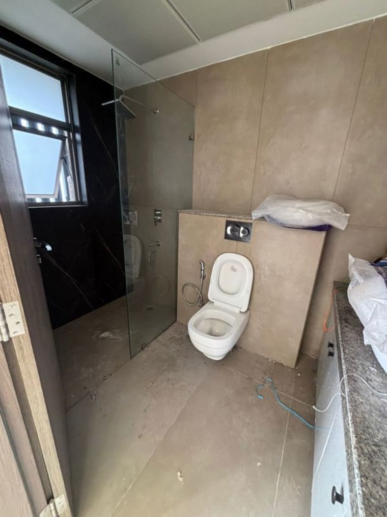 Bathroom, levana-celebrity-gardens 3.5 Bedroom 1960 Sq.Ft. Apartment In Sushant Golf City Lucknow 10109933