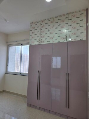 Room in 3 BHK Apartment at Aurobindo The Regent, Kondapur – for Rent