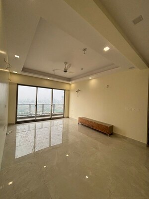 Room in 3.5 BHK Apartment at Ansals Celebrity Greens, Sushant Golf City – for Rent