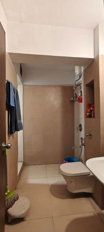 Furnished Amenities in 2.5 BHK Apartment at Lodha Splendora, Ghodbunder Road – for Sale