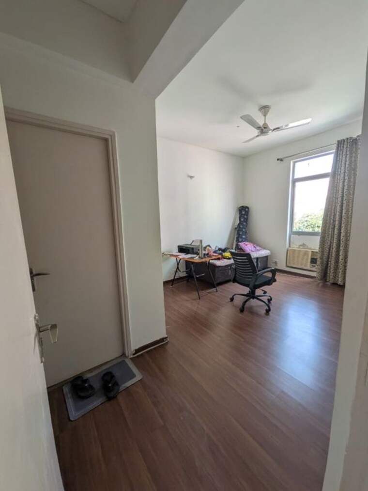 Room, sector 9 3 Bedroom 500 Sq.Ft. Builder Floor In Sector 9 Gurgaon 10109971