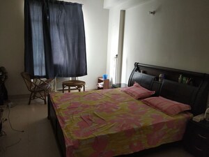 Bedroom in 3 BHK Builder Floor at Sector 9 – for Rent
