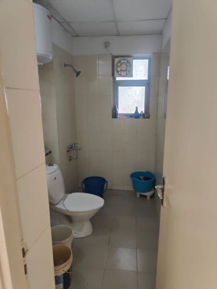 Bathroom, sector 9 3 Bedroom 500 Sq.Ft. Builder Floor In Sector 9 Gurgaon 10109971