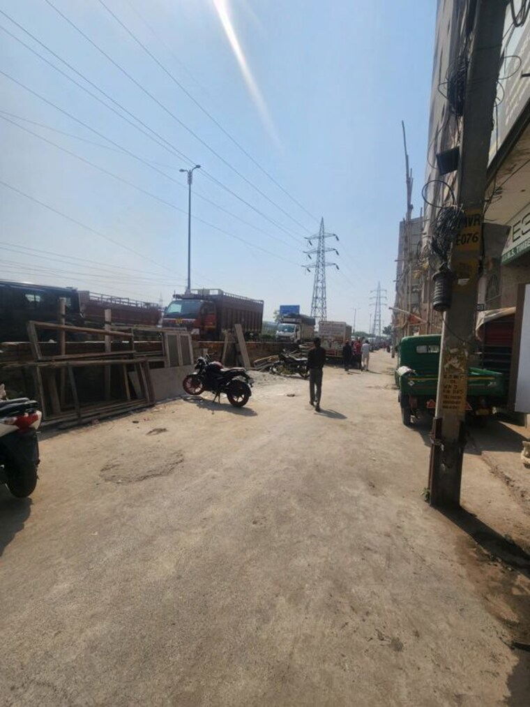 Gym, chilla Commercial Shop 220 Sq.Ft. In Chilla Delhi 10109978