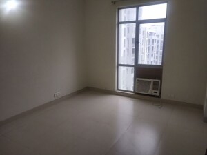 Room in 3 BHK Builder Floor at Sector 9 – for Rent