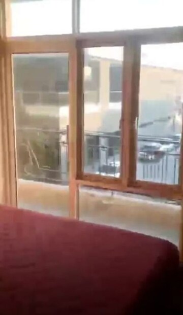 Swimming Pool in 3 BHK Apartment at Arjun Enclave Arjunganj, Arjunganj – for Rent