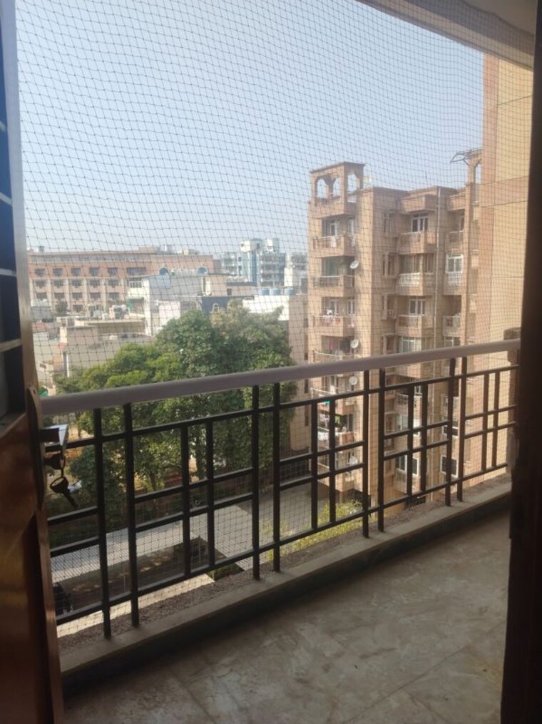Balcony, unitech-uniworld-gardens-2 3 Bedroom 1395 Sq.Ft. Apartment In Sector 47 Gurgaon 10110018
