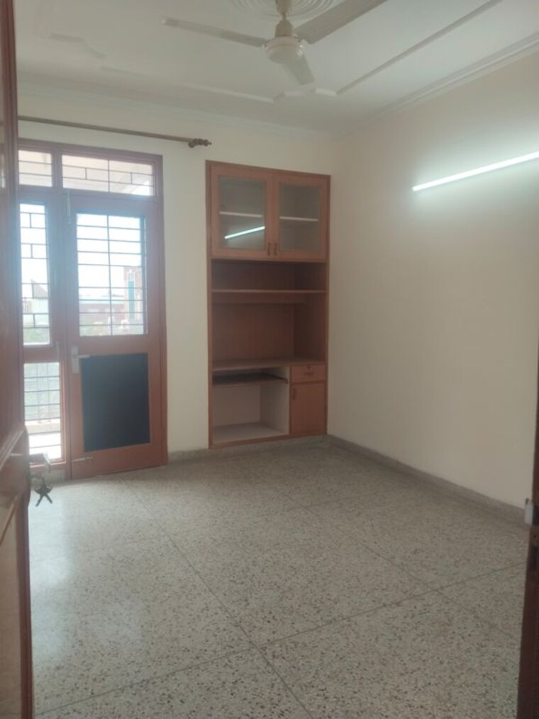 Room, unitech-uniworld-gardens-2 3 Bedroom 1395 Sq.Ft. Apartment In Sector 47 Gurgaon 10110018