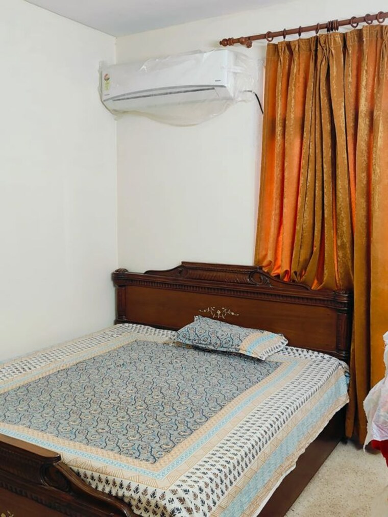 Bedroom, unitech-uniworld-gardens-2 3 Bedroom 1395 Sq.Ft. Apartment In Sector 47 Gurgaon 10110018