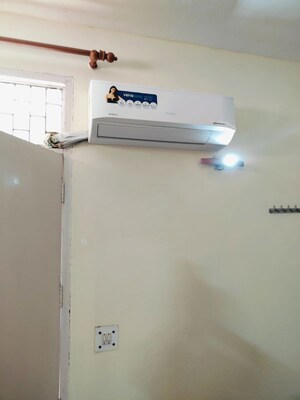 Furnished Amenities in 3 BHK Apartment at Unitech Uniworld Gardens 2, Sector 47 – for Rent