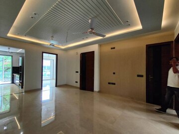Building Lobby in 3 BHK Apartment at M3M Sky City, Sector 65 – for Rent