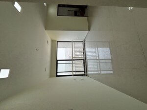 Room in 2 BHK Apartment at Dynamix Divum, Malad East – for Rent