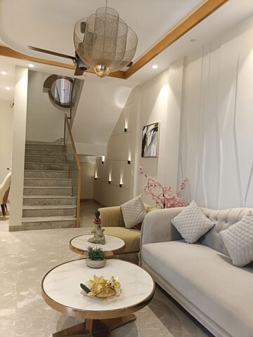 Team Area in 3 BHK Builder Floor at Sector 4 – for Rent