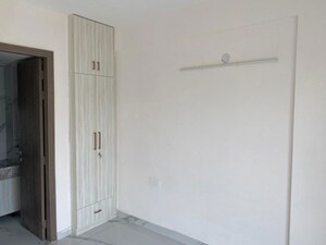 Room in 3 BHK Builder Floor at Uday Arden 45, Sector 45 – for Rent