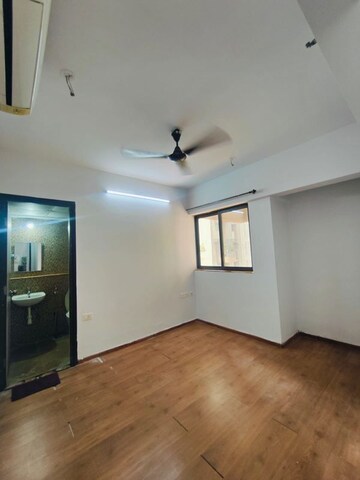 Room in 2 BHK Apartment at Lodha Palava City, Dombivli East – for Rent