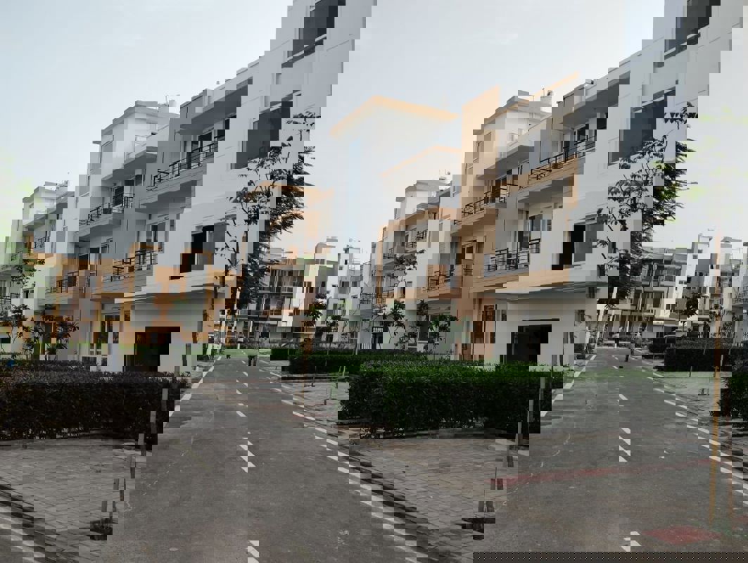 3 BHK 278 Sq.Yd. Builder Floor in Bptp Park Floors I