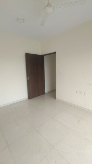 Room in 2 BHK Apartment at Acme Ozone, Manpada – for Rent