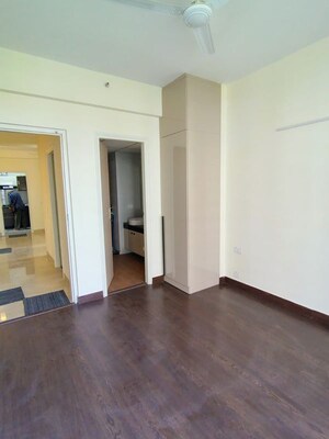 Room in 3 BHK Apartment at Orchid Petals, Sector 49 – for Rent