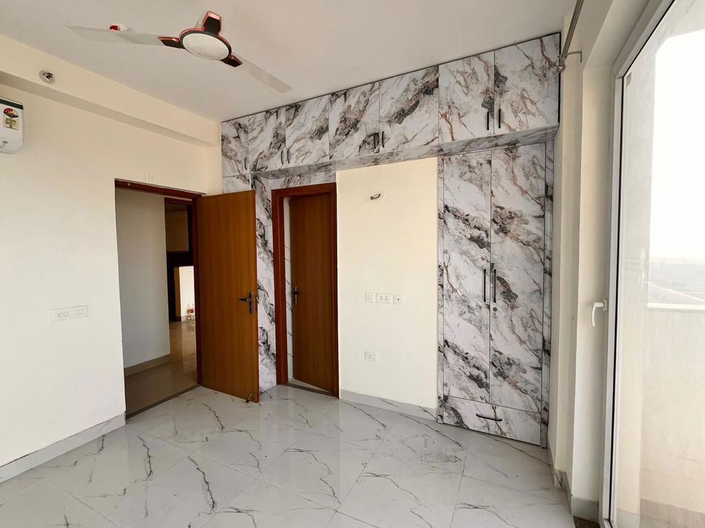 2.5 BHK Apartment For Rent in M3M Woodshire