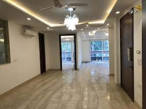 Room in 4 BHK Apartment at DLF The Aralias, Sector 42 – for Sale