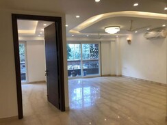 4 BHK + Servant Room Apartment For Sale in DLF The Aralias