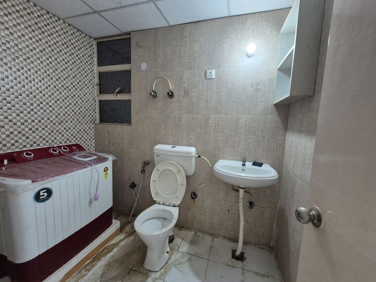 Bathroom, signature-global-solera-2 2 Bedroom 635 Sq.Ft. Apartment In Sector 107 Gurgaon 10110083