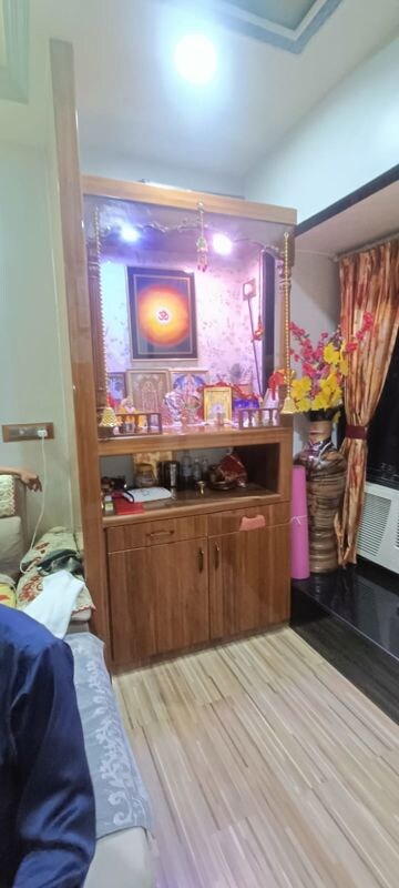 Furnished Amenities in 2 BHK Apartment at Silver Castle Andheri East, Andheri East – for Rent