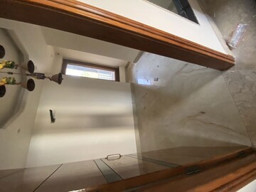 Furnished Amenities in 3 BHK Builder Floor at Sector 10 – for Rent