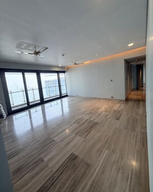 Room in 3 BHK Apartment at Lodha World Crest, Worli – for Rent