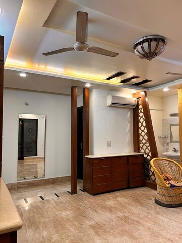 Living Room in 4 BHK Apartment at Raja Garden, Sector 19 – for Rent