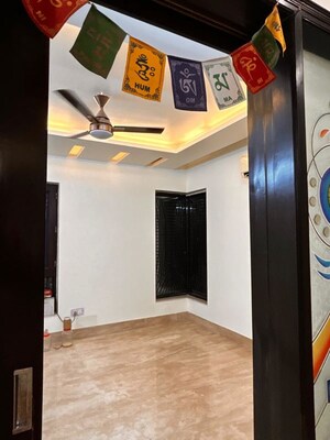 Bedroom in 4 BHK Apartment at Raja Garden, Sector 19 – for Rent