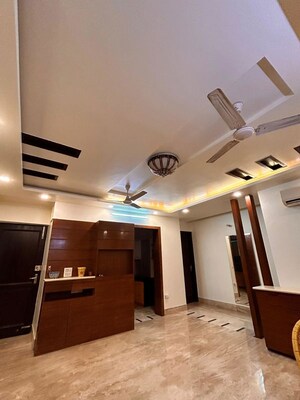 Master Bedroom in 4 BHK Apartment at Raja Garden, Sector 19 – for Rent