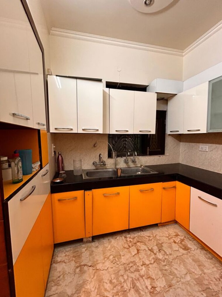 Kitchen, raja-garden 4 Bedroom 350 Sq.Yd. Apartment In Sector 19 Faridabad 10110114