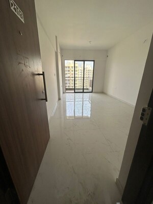 2 BHK Apartment For Rent in Runwal Gardens, Dombivli East