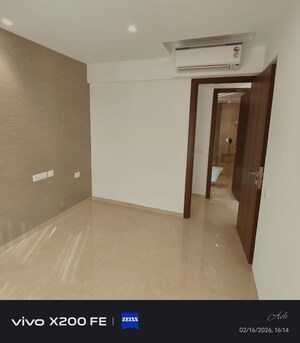 Room in 3 BHK Apartment at Hiranandani Highland, Powai – for Rent